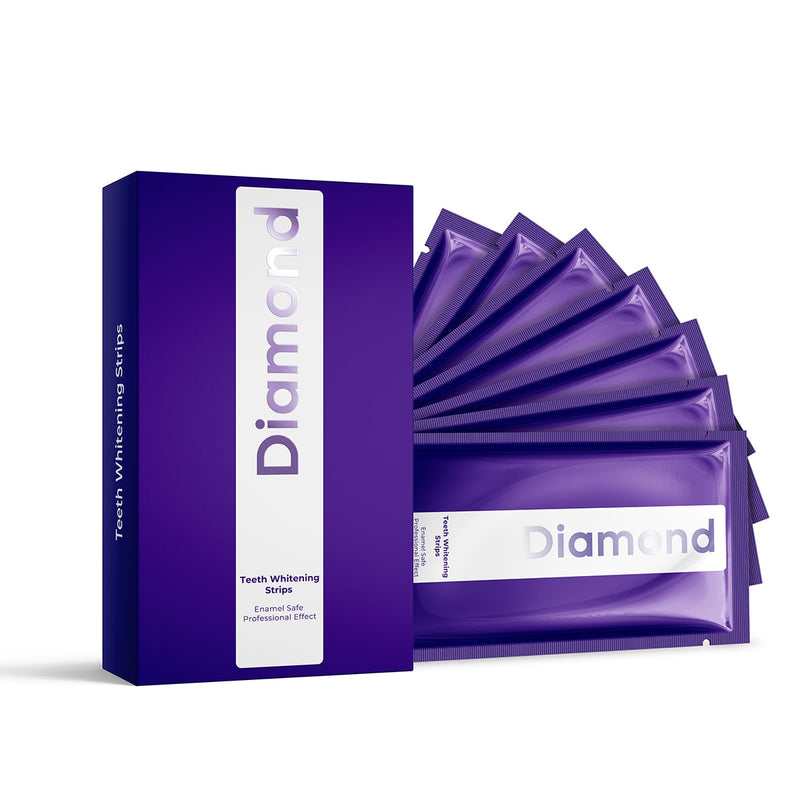 Diamond Smile paarse tandbleekstrips voor thuis bleken met witte achtergrond